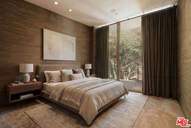 9233 Swallow Drive, West Hollywood, CA 90069