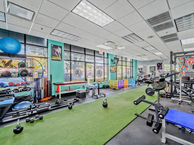 2633 W Bryn Mawr Avenue C3, Chicago, IL 60659