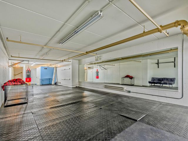 2633 W Bryn Mawr Avenue C3, Chicago, IL 60659