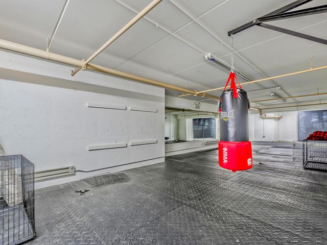 2633 W Bryn Mawr Avenue C3, Chicago, IL 60659