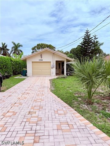 1066 Highlands DR, Naples, FL 34103
