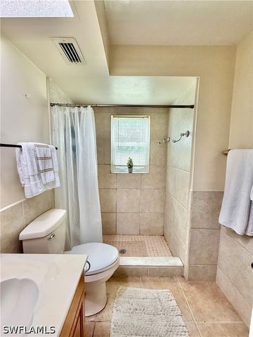 1066 Highlands DR, Naples, FL 34103