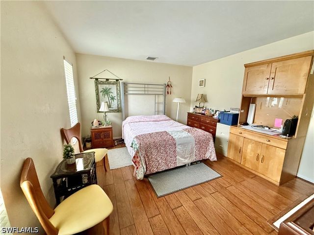 1066 Highlands DR, Naples, FL 34103