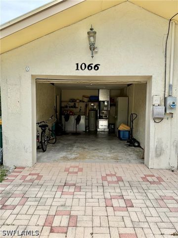 1066 Highlands DR, Naples, FL 34103