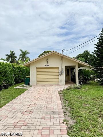 1066 Highlands DR, Naples, FL 34103