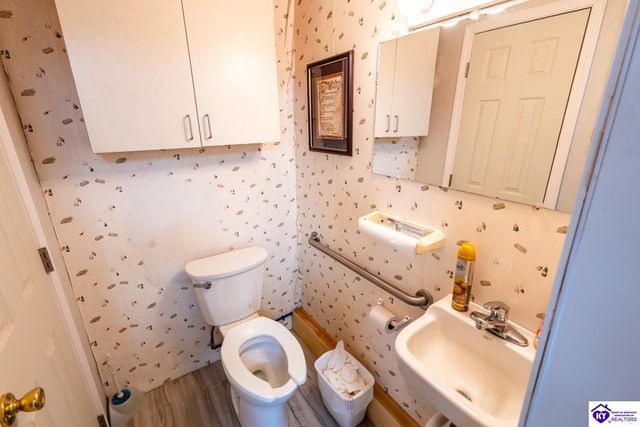 1198 Glendale Hodgenville Road, Glendale, KY 42740