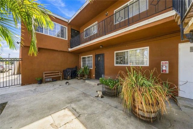 5333 Pine Avenue, Long Beach, CA 90805