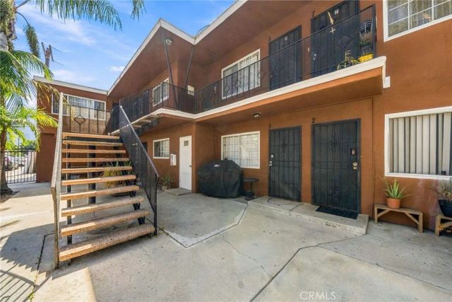 5333 Pine Avenue, Long Beach, CA 90805
