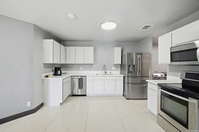 13050 CAVERN PARK DR, San Antonio, TX 78249