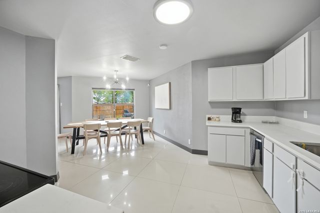 13050 CAVERN PARK DR, San Antonio, TX 78249