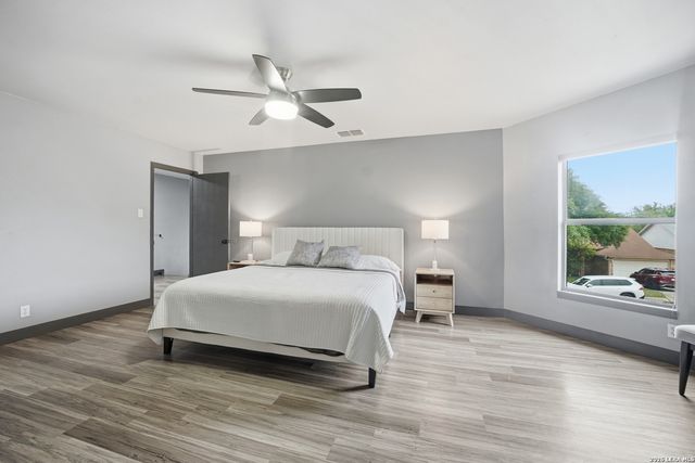 13050 CAVERN PARK DR, San Antonio, TX 78249