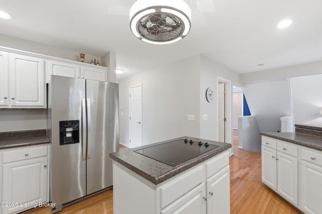 10000 Ivybridge Cir, Louisville, KY 40241