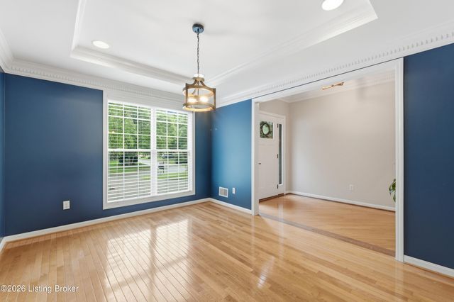 10000 Ivybridge Cir, Louisville, KY 40241