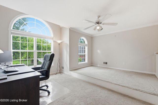 10000 Ivybridge Cir, Louisville, KY 40241