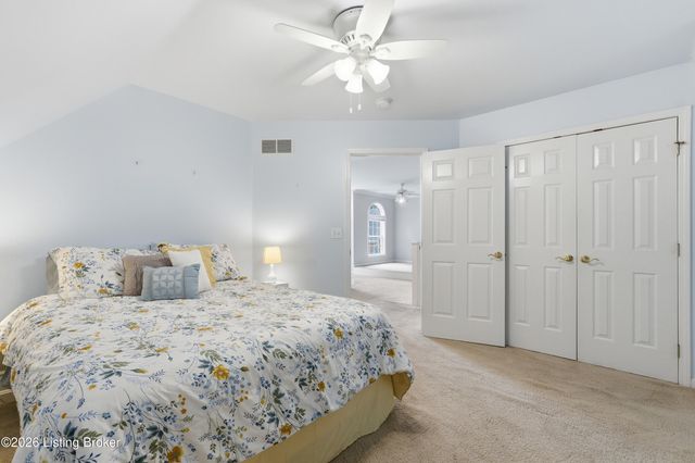 10000 Ivybridge Cir, Louisville, KY 40241