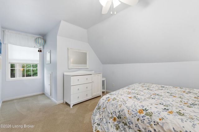 10000 Ivybridge Cir, Louisville, KY 40241