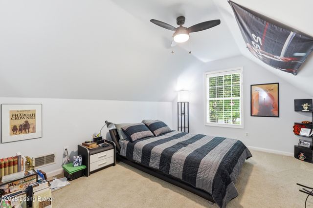 10000 Ivybridge Cir, Louisville, KY 40241