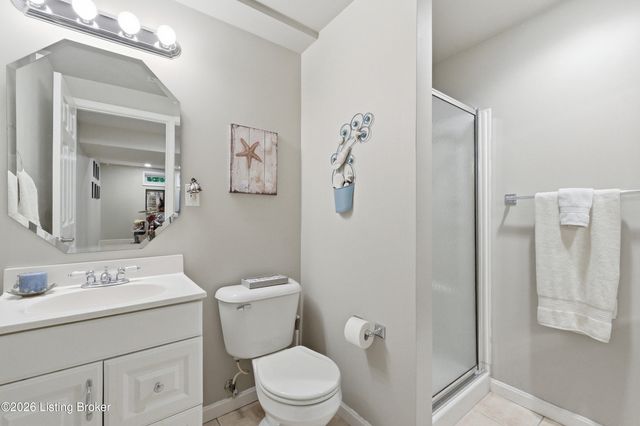 10000 Ivybridge Cir, Louisville, KY 40241