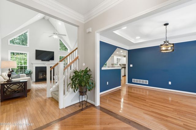 10000 Ivybridge Cir, Louisville, KY 40241