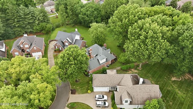 10000 Ivybridge Cir, Louisville, KY 40241