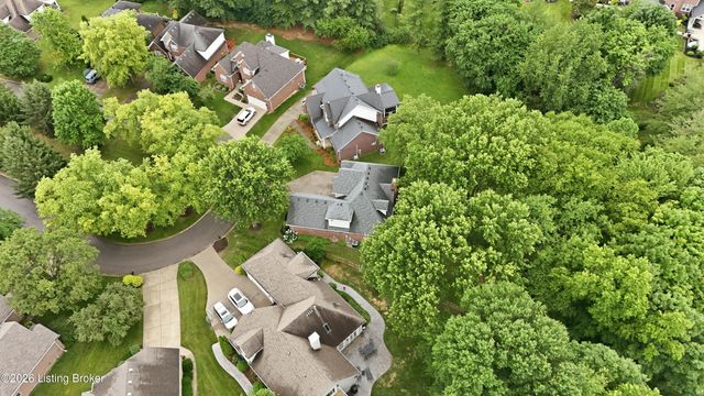 10000 Ivybridge Cir, Louisville, KY 40241