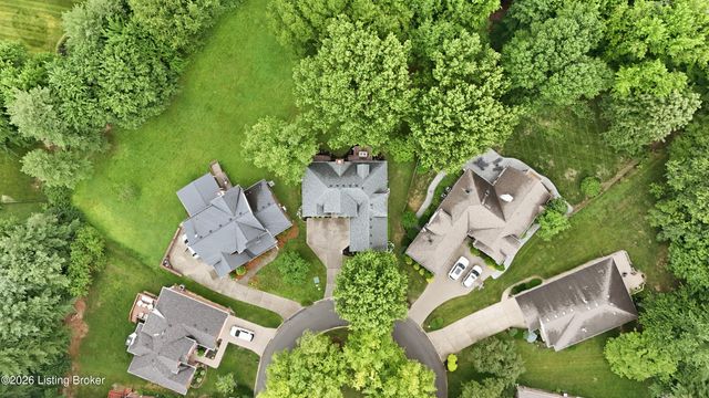 10000 Ivybridge Cir, Louisville, KY 40241