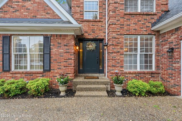 10000 Ivybridge Cir, Louisville, KY 40241