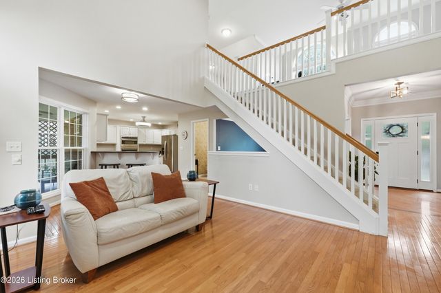 10000 Ivybridge Cir, Louisville, KY 40241
