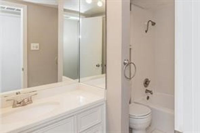 4436 Harlanwood Drive 210, Fort Worth, TX 76109