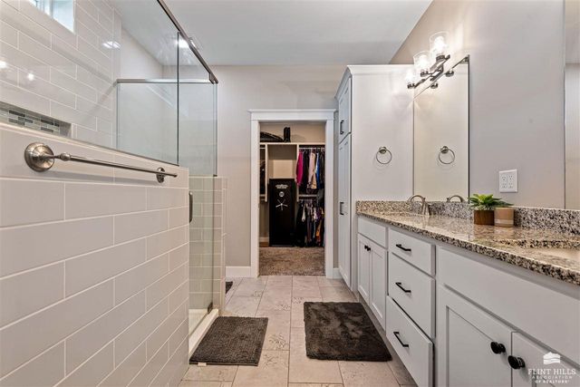 5420 Colbert Hills Drive, Manhattan, KS 66503