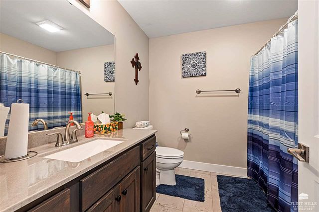 5420 Colbert Hills Drive, Manhattan, KS 66503