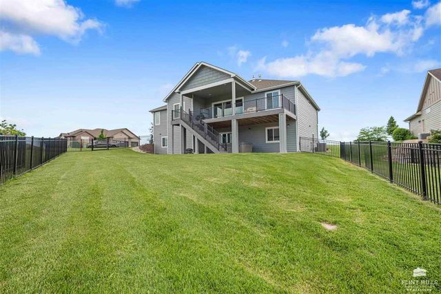 5420 Colbert Hills Drive, Manhattan, KS 66503