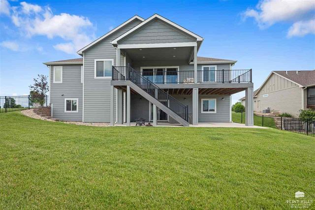 5420 Colbert Hills Drive, Manhattan, KS 66503
