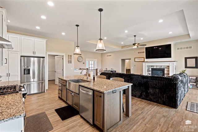 5420 Colbert Hills Drive, Manhattan, KS 66503