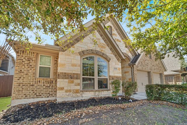 2725 SADDLEHORN DR, Seguin, TX 78155