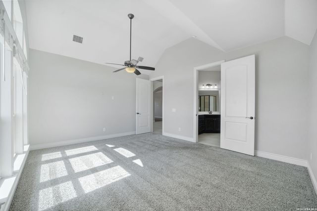 2725 SADDLEHORN DR, Seguin, TX 78155