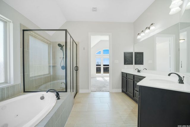 2725 SADDLEHORN DR, Seguin, TX 78155