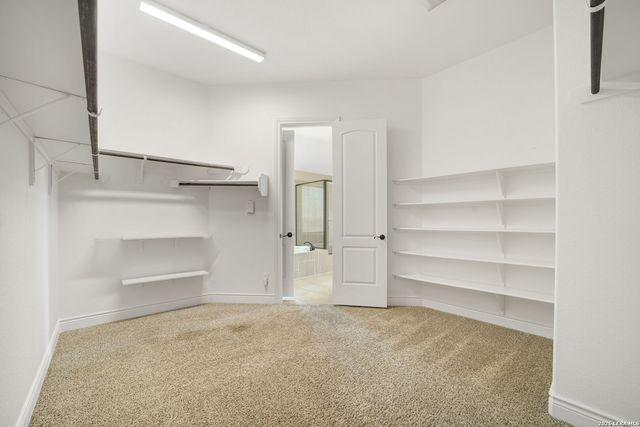 2725 SADDLEHORN DR, Seguin, TX 78155