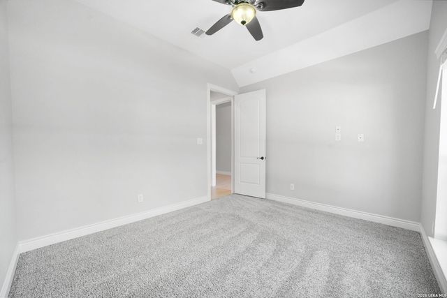 2725 SADDLEHORN DR, Seguin, TX 78155