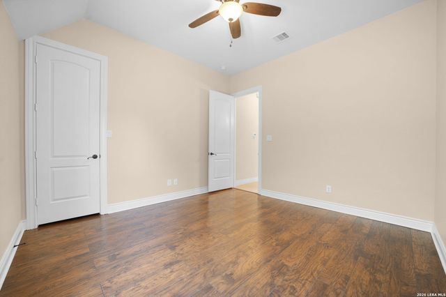 2725 SADDLEHORN DR, Seguin, TX 78155