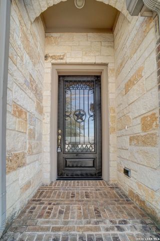 2725 SADDLEHORN DR, Seguin, TX 78155