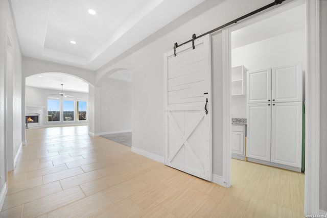 2725 SADDLEHORN DR, Seguin, TX 78155