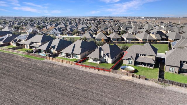 2725 SADDLEHORN DR, Seguin, TX 78155