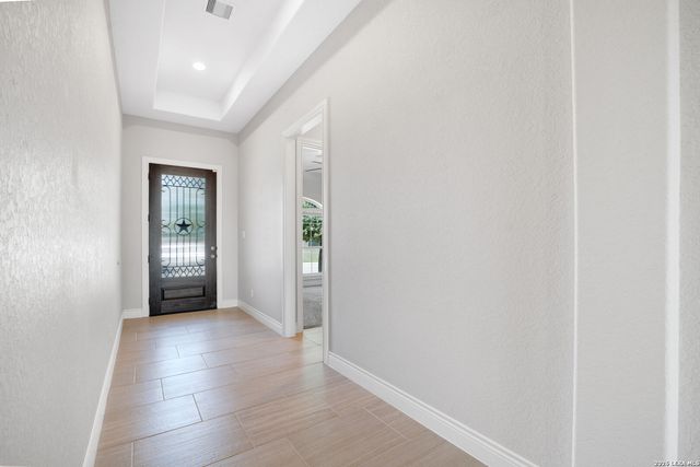 2725 SADDLEHORN DR, Seguin, TX 78155