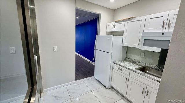 11221 Jamaica Avenue, Richmond Hill, NY 11418
