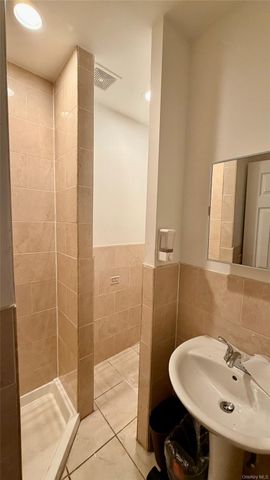 11221 Jamaica Avenue, Richmond Hill, NY 11418