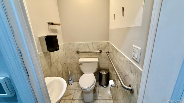 11221 Jamaica Avenue, Richmond Hill, NY 11418
