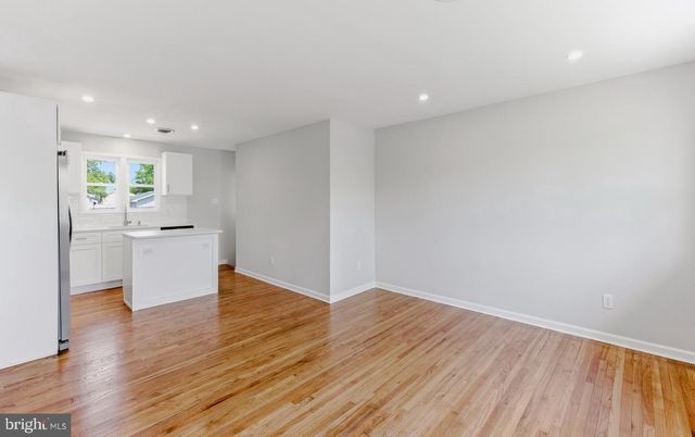 157 S POPLAR ST, Gibbstown, NJ 08027