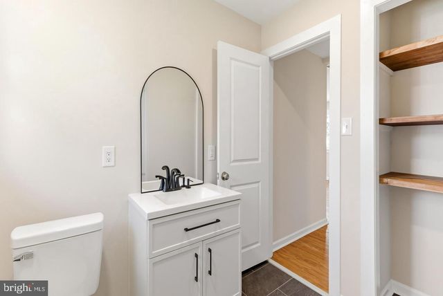 157 S POPLAR ST, Gibbstown, NJ 08027