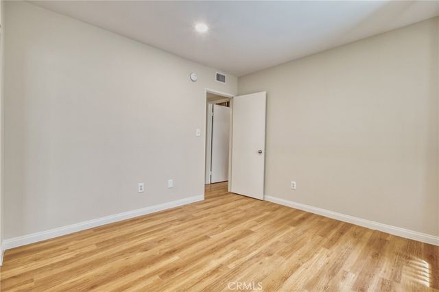 4546 Murietta Avenue 105, Sherman Oaks, CA 91423